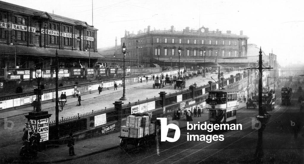 London Road Station, Manchester, 1912 (b/w photo)