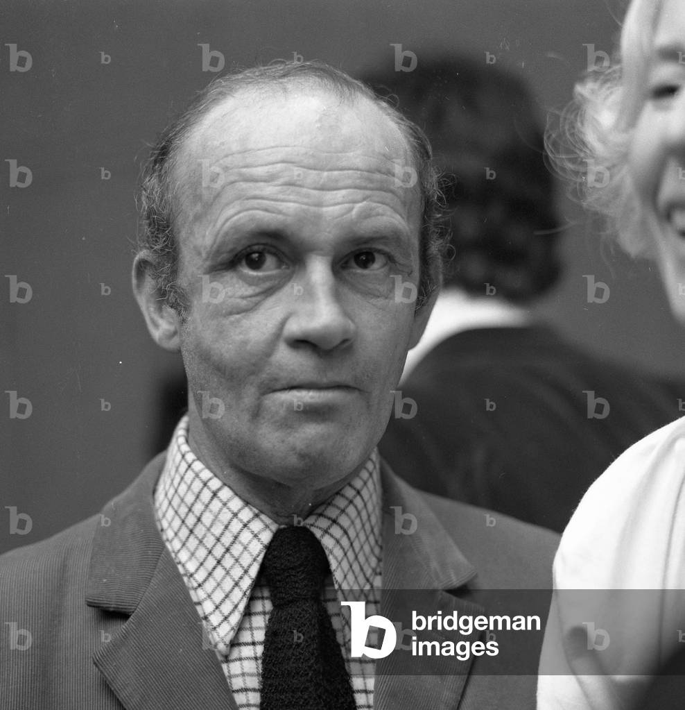 Antoine Blondin (b/w photo)