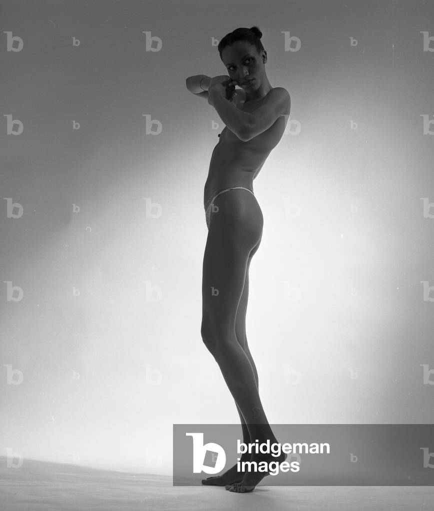 Naked black woman, 20th century