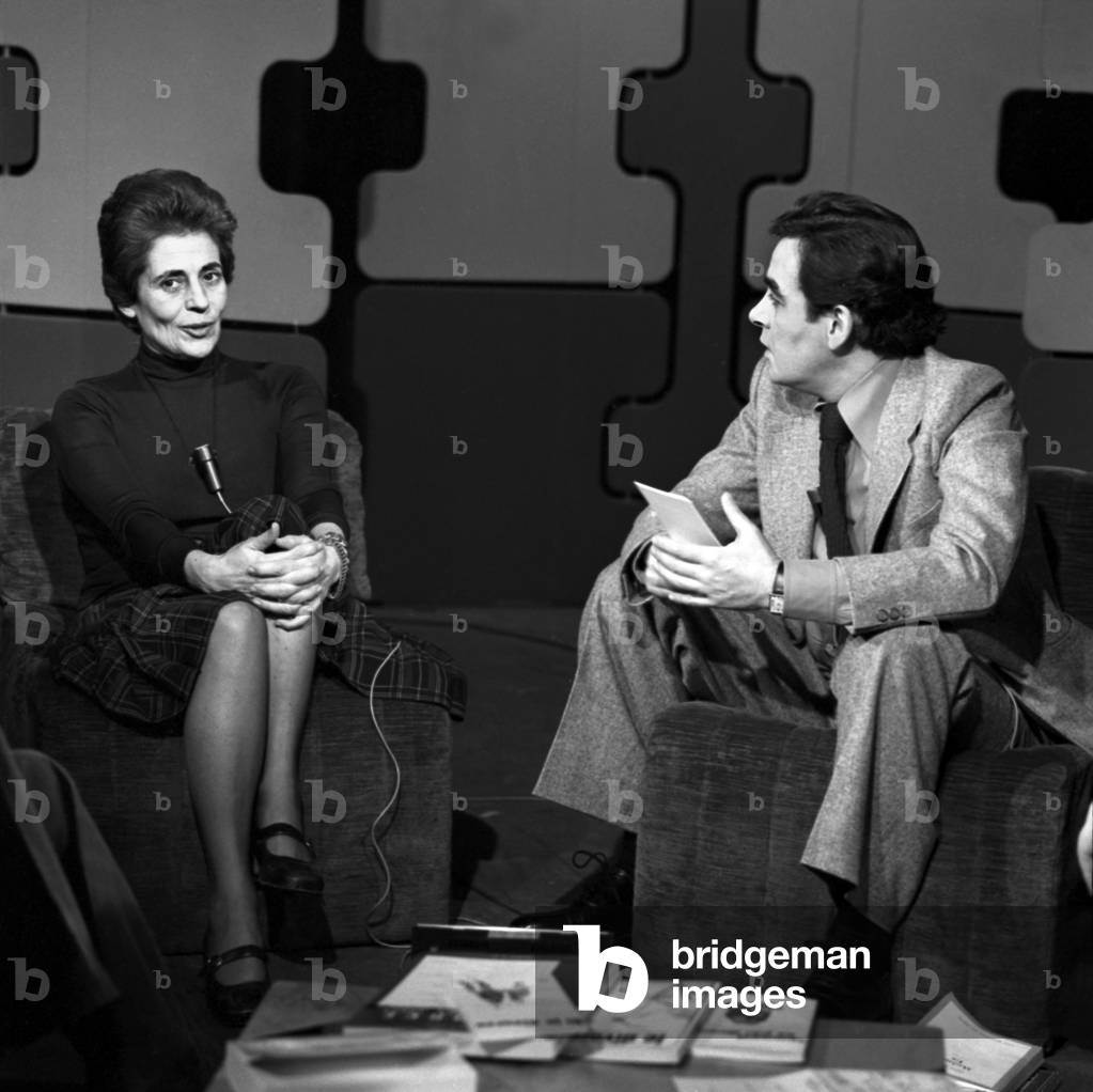 Francoise Giroud (1916-2003) journalist, former secretary of state and editor of the magazine “L'Express”, participant in the show “Apostrophes” presented by Bernard Pivot on February 28, 1975 Neg: 1387