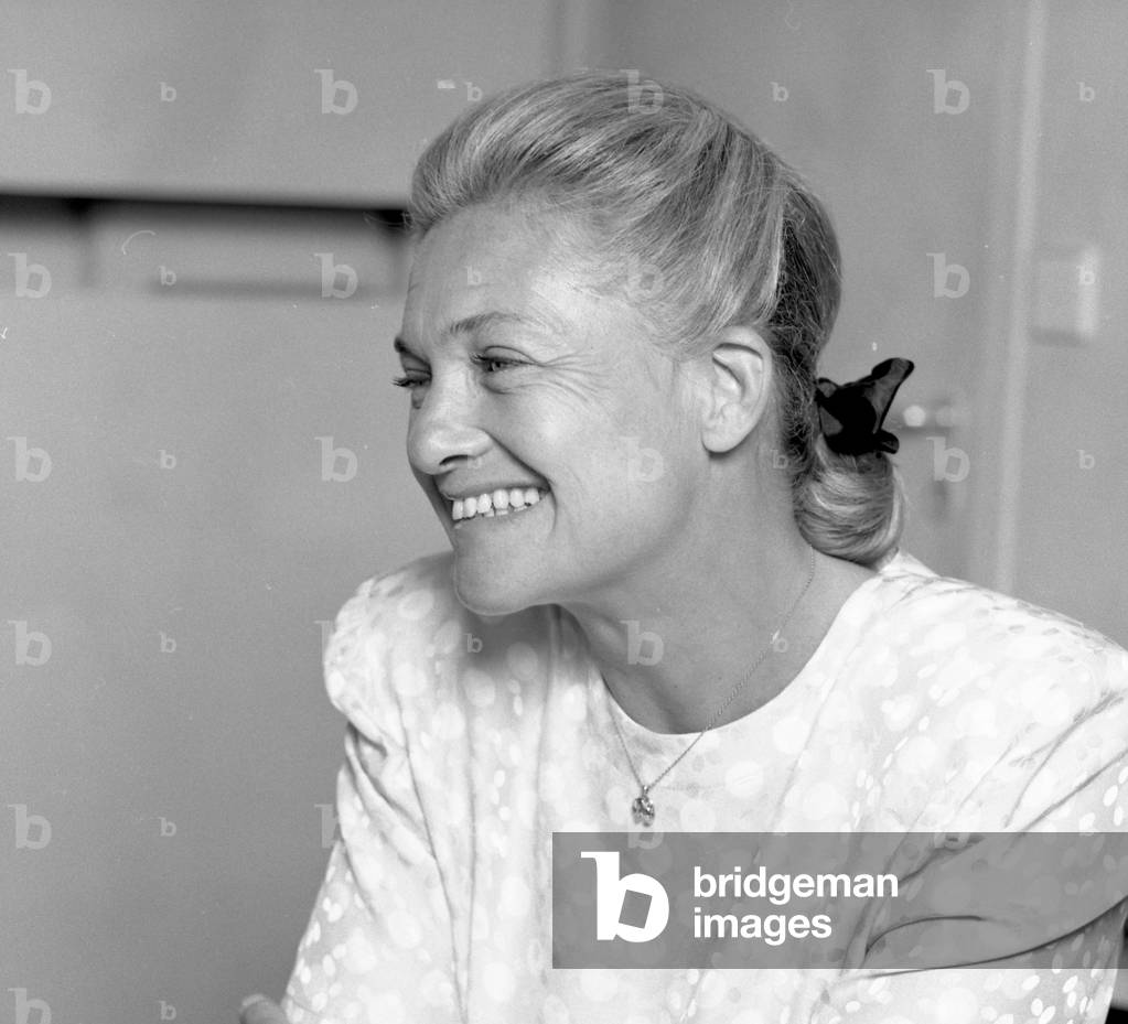 Elizabeth Badinter (b/w photo)