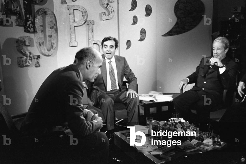 Giscard d'Estaing and Bernard Pivot on TV set Apostrophe, 1979