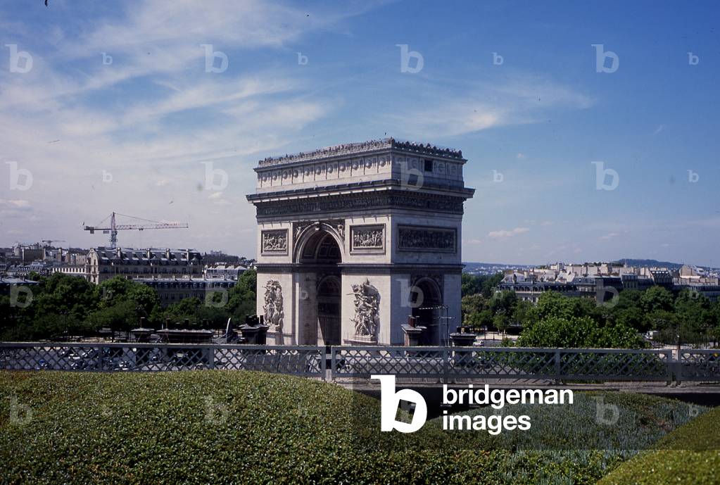 Arch of Triumph seen from Vivendi 20