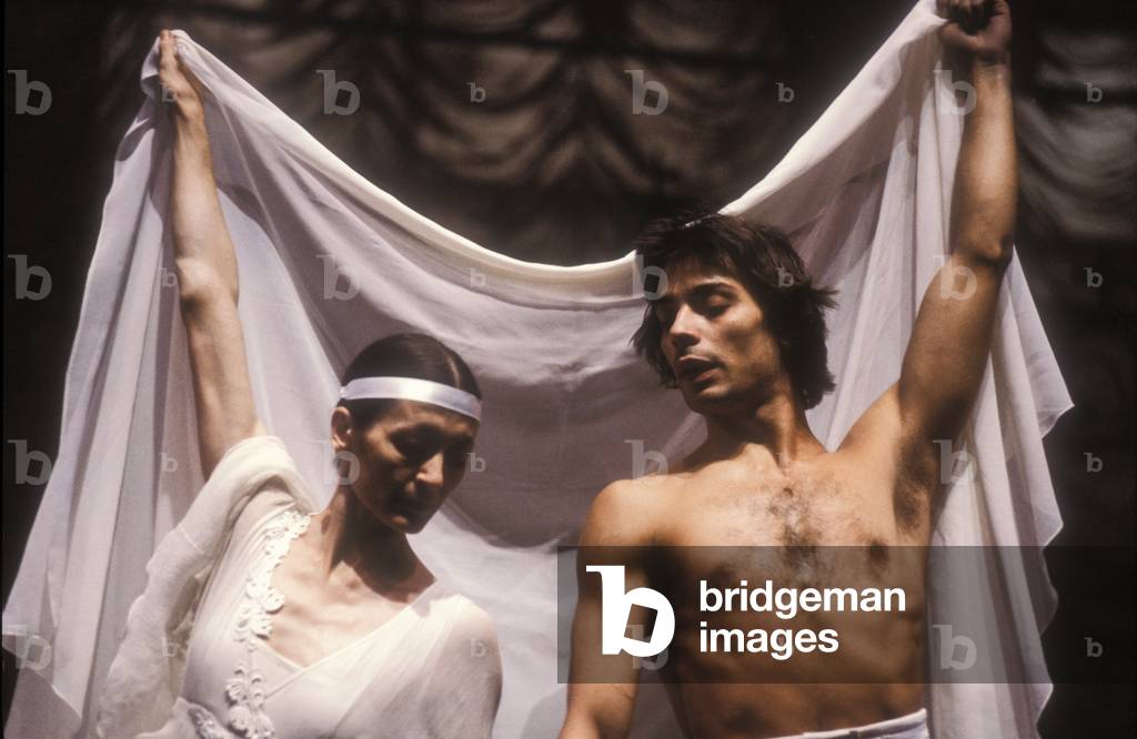 Ballet dancers Carla Fracci and Gheorghe Iancu performing (1983) (photo)