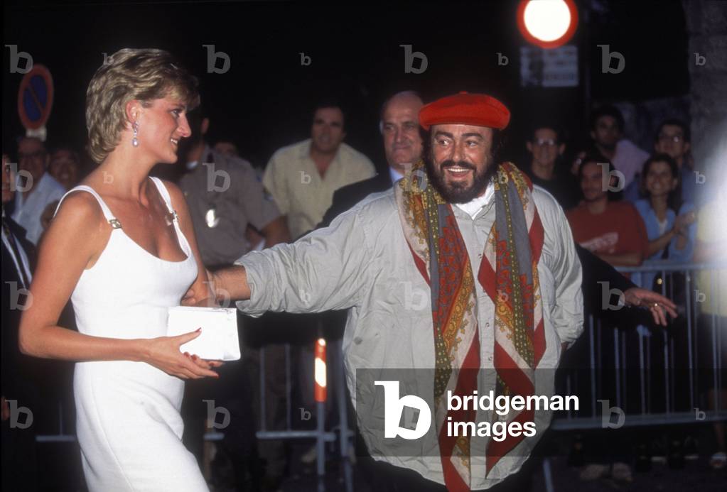 Princess Diana Spencer (Lady Di) and lyrical singer Lyuciano Pavarotti at a concert “” Pavarotti and Friends””, Modena, 12/09/1995. Italy