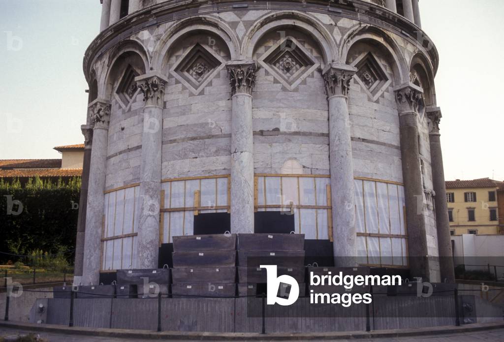 Reinforcement works of the Pisa leaning tower, 1993