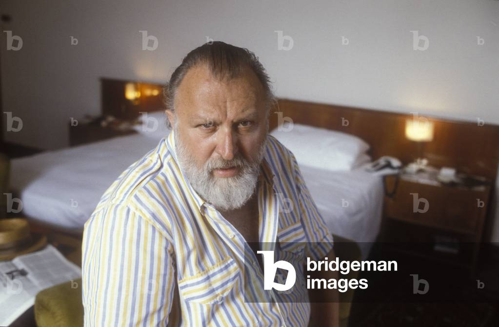 Venice Lido, Venice Film Festival 1988. Italian director Sergio Leone, president of jury, in his room at the Excelsior Hotel/Lido di Venezia, Mostra del Cinema di Venezia 1988. He registered Sergio Leone, presidente della giuria, nella sua camera nell'Hotel Excelsior -