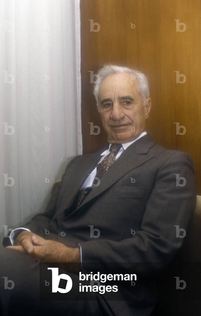 American director Elia Kazan/He registered Elia Kazan -