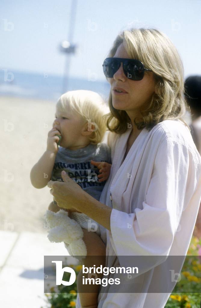 Venice Lido, Venice Film Festival 1983. American actress Jill Clayburgh with her daughter Lily Rabe. She is protagonist of the movie in competition “” Hanna K.””, directed by Costa Gavras/Lido di Venezia. Mostra del Cinema di Venezia 1983L'attrice americana Jill Clayburgh with her figure Lily Rabe. E 'protagonista del film in concorso “” Hanna K.””” diretto da Costa Gavras -