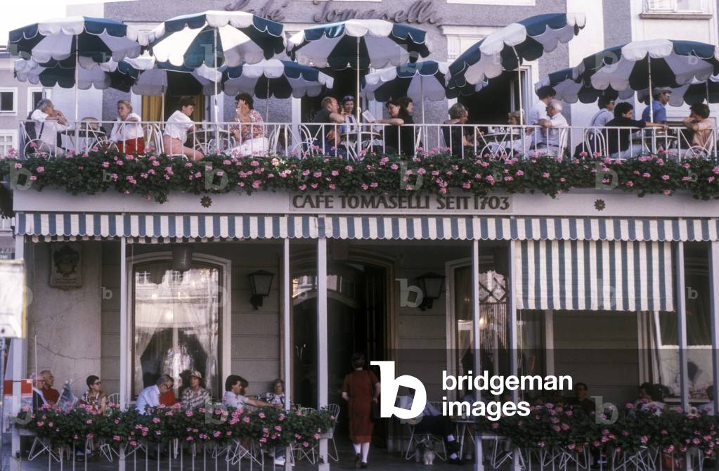 Salzburg, 1989. The Cafe Tomaselli