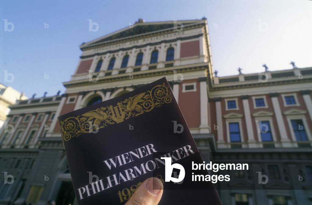 Vienna Musikverein, New Years Eve Concert 1988 conducted by Claudio Abbado