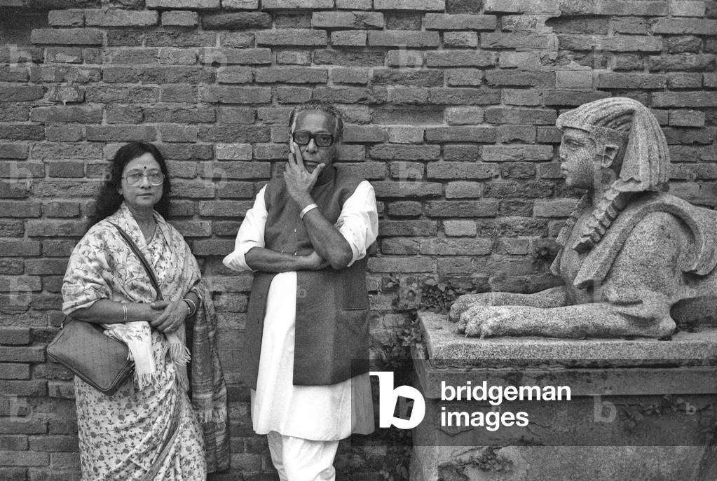 Venice Lido, Venice Film Festival 1981. Indian director Mrinal Sen and his wife Gita/Lido di Venezia, Mostra del Cinema di Venezia 1981. He registered Mrinal Sen con sua moglie Gita-