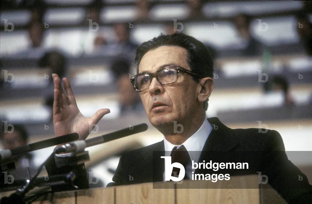 Rome, 1979, 15th National Congress of the Italian Communist Party. Secretary Enrico Berlinguer making a speach/Roma, 1979. XXV¡ Congresso del partito Comunista Italiano. Il segretario Enrico Berlinguer mentre fa un discorso -