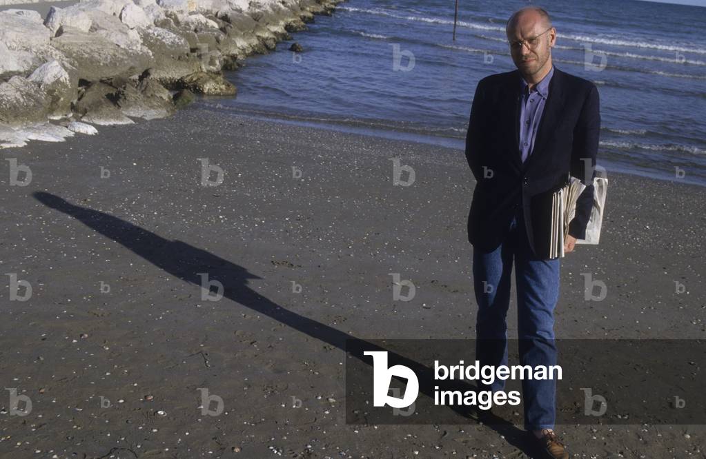 Venice Lido, Venice Film Festival 1992. Italian movie critic Marco Muller, curator of the Asian movies section/Lido di Venezia, Mostra del Cinema di Venezia 1992. Il critico cinematografico Marco Muller, curatore della sezione film asiatici -