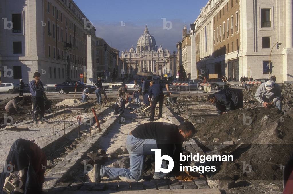 Rome, Via della Conciliazione, 1999. Work in progress for Jubilee 2000
