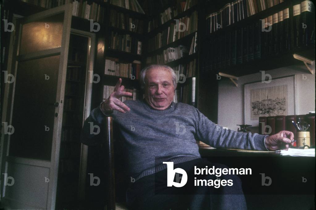 Ludovico Geymonat in his home