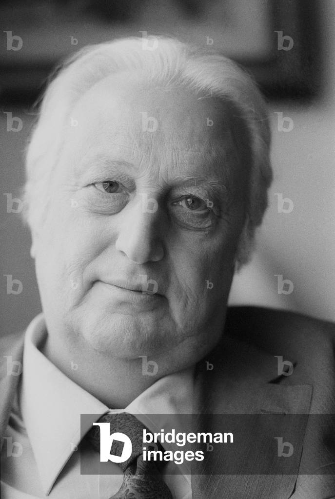 Florence, 1981. Italian poet Piero Bigongiari in his home/Firenze, 1981. Il poeta Piero Bigongiari nella sua casa -