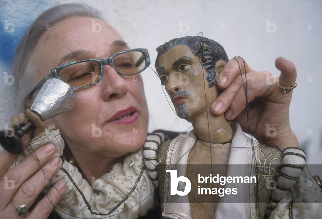 Margarethe Aicher, director of the Salzburger Maronettentheatre and granddaughter of the founder, 1998/Margarethe Aicher, direttiice del Salzburger Maronettentheatre e nipote del fondatore -