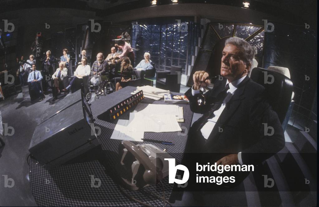 Italian TV journalist Sergio Zavoli during a TV program (about 1988) (photo)