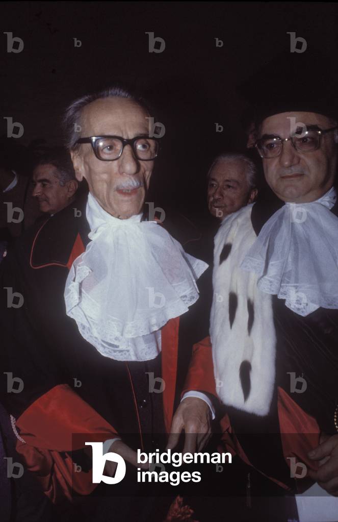 Rome, La Sapienza University, November 18, 1980. Rector Antonio Ruberti (on the right) with Italian playwright and actor Eduardo De Filippo during the ceremony for his honorary degree (photo)