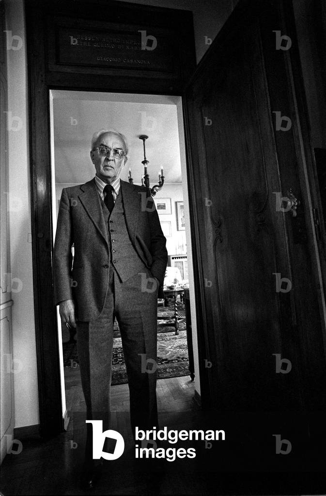 Varese, 1979. Italian writer Piero Chiara in his home (photo)