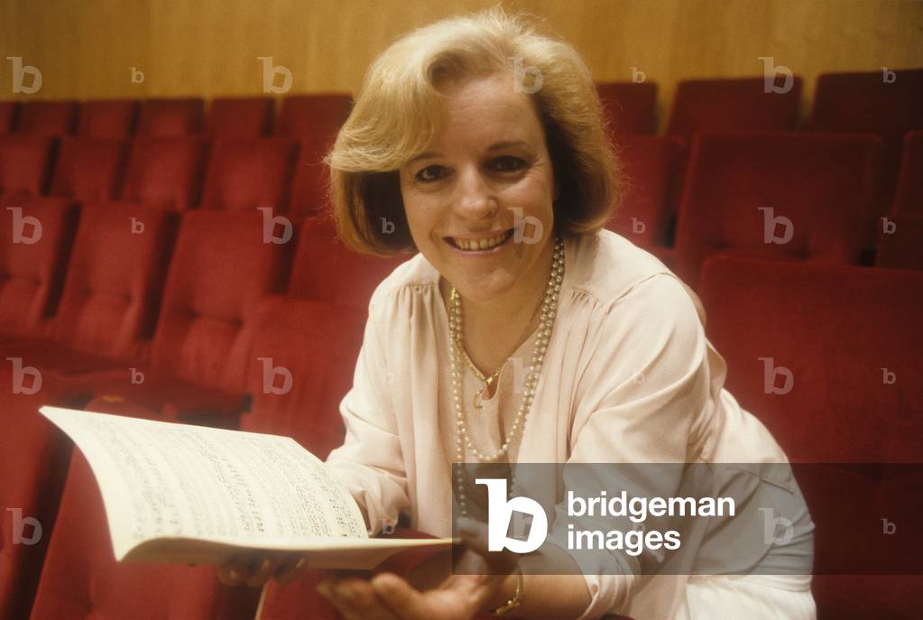 Hungarian mezzo-soprano Julia Hamari (about 1985)/Jil mezzosoprano Julia Hamari (1985 circa) -