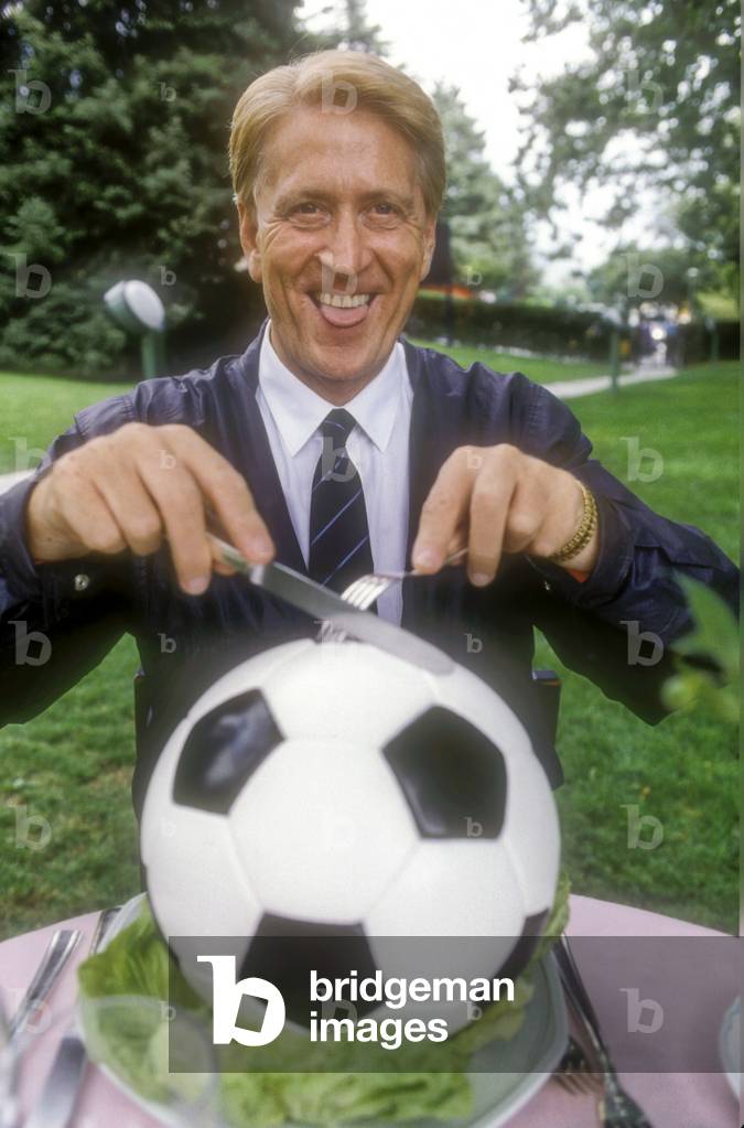 Italian sport journalist Aldo Biscardi, 1990 (photo)