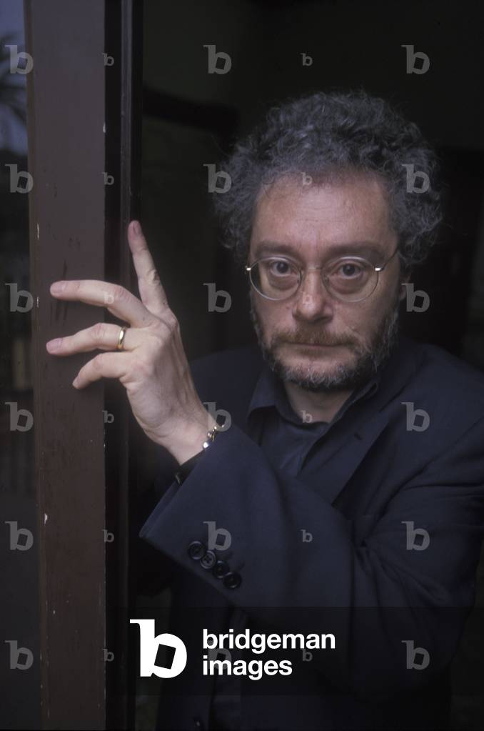 Torre del Greco (Naples), 1998. Italian poet Maurizio Cucchi at Villa Ferrigni or delle Ginestre, where poet Giacomo Leopardi lived the last year of his life and composed the poem “” La Ginestra”” (The Broom, 1836)/Torre del Greco (Napoli), 1998. Il poeta Maurizio Cucchi a Villa Ferrigni o delle ginestre, dove il poeta Giacomo Leopardi visse l'ultimo anno della sua vita e composes la poesia “” La ginestra””” -