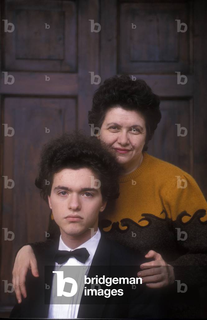 Russian classical pianist Evgeny Kissin and his mother Emilia (1991)/Il pianista Evgenij Kissin con la madre Emilia Kissin (1991) -