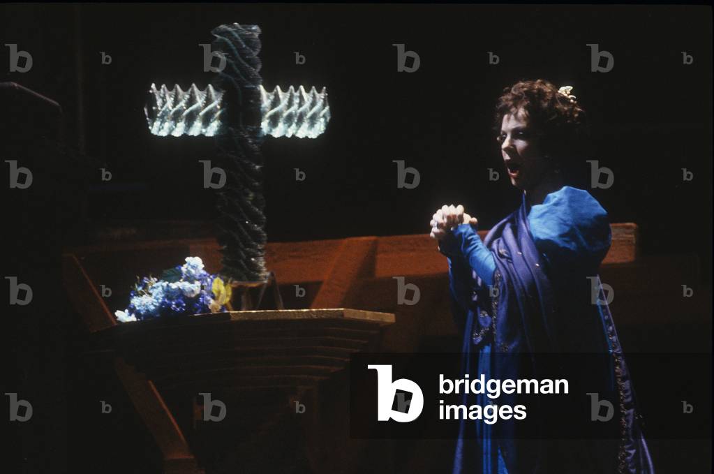Rome Opera House, 1990. Hungarian-Italian soprano Raina Kabaivanska as Tosca/Roma, Teatro dell'Opera, 1990. Il soprano Raina Kabaivanska nel ruolo di Tosca -