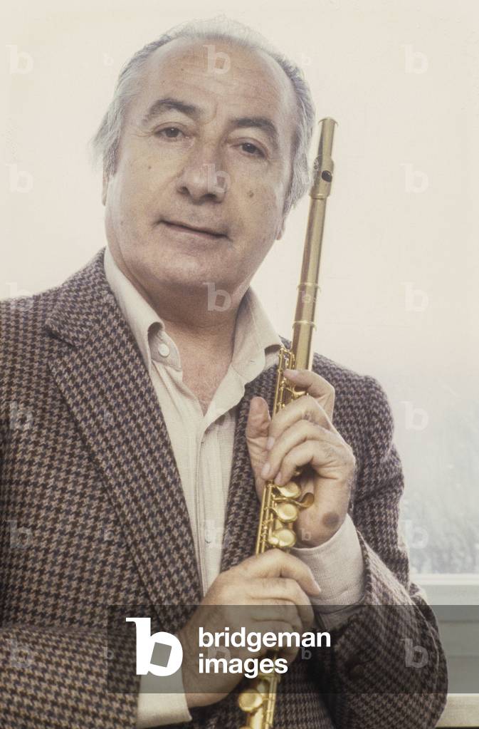 Colle San Magno (Frosinone), 1980. Italian flautist Severino Gazzelloni/Colle San Magno (Frosinone), 1980. Il flautista Severino Gazzelloni -
