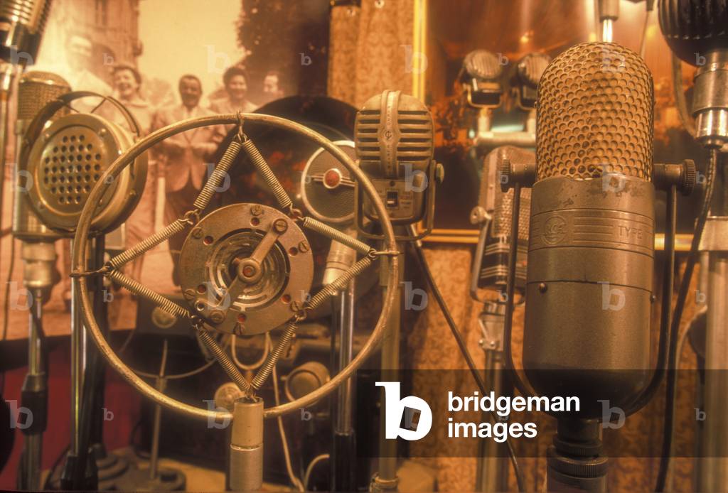 Erio Tripodi's Museum of the Italian Pop Song; Museo della canzone italiana di Erio Tripodi