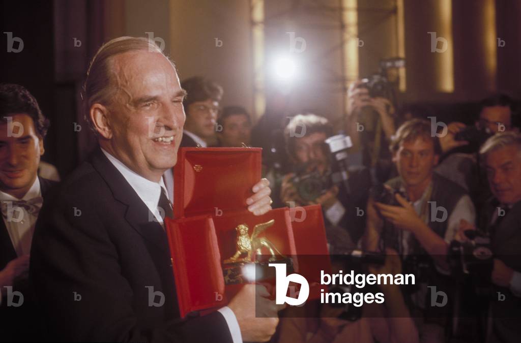 Venice Lido, Venice Film Festival 1983. Swedish director Ingmar Bergman retires the Golden Lion for lifetime achievement that had been given him 12 years earlier, in 1971 (photo)