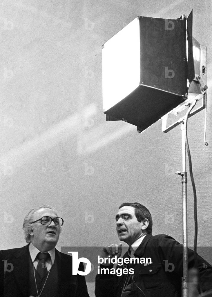 On the set of the movie E la nave va (And the Ship Sails On)