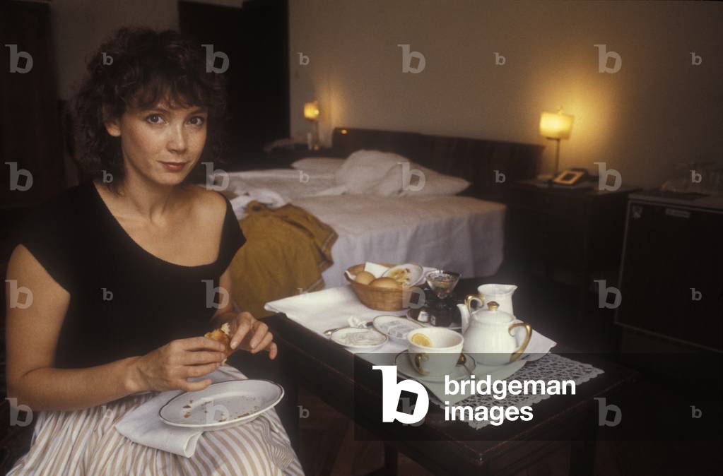 Venice Lido, Venice Film Festival 1983. French actress Sabine Azéma in her hotel room (photo)
