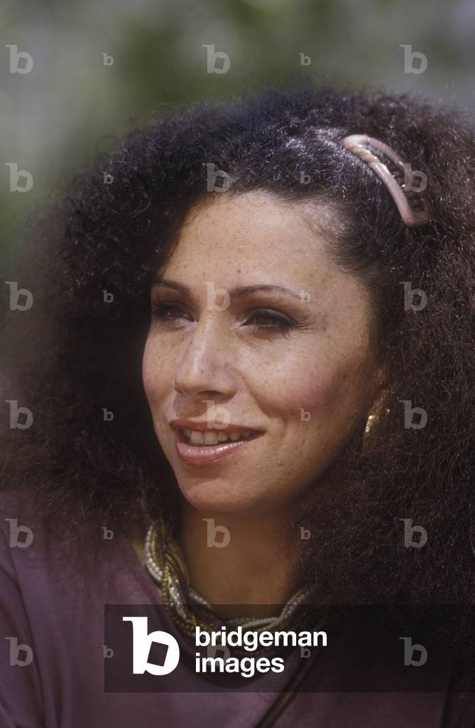 Julia Migenes Johnson
