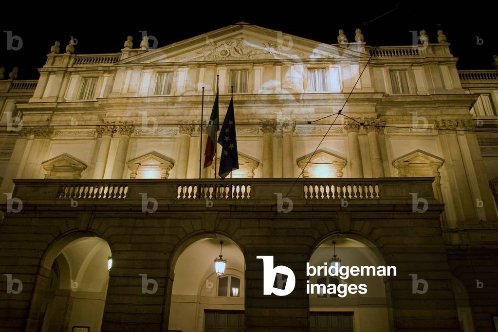 Christmas lights in Milan, 2007: La Scala Theater