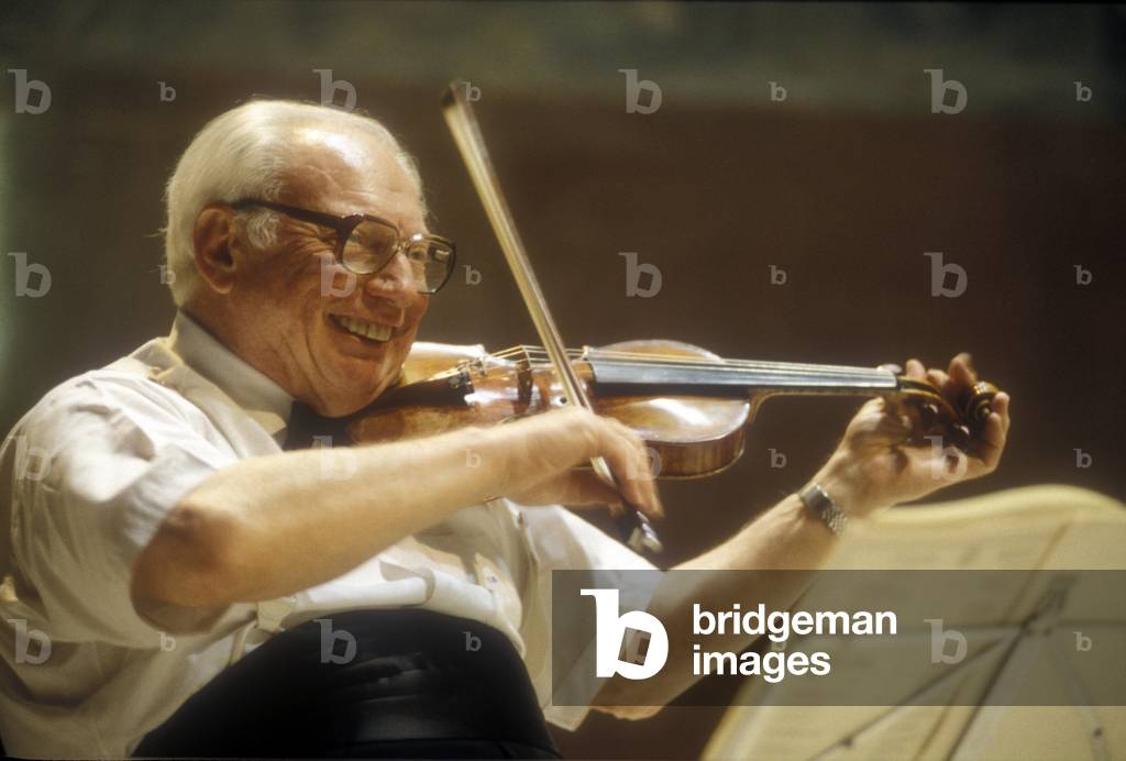 Violinist Isaac Stern in 1995.