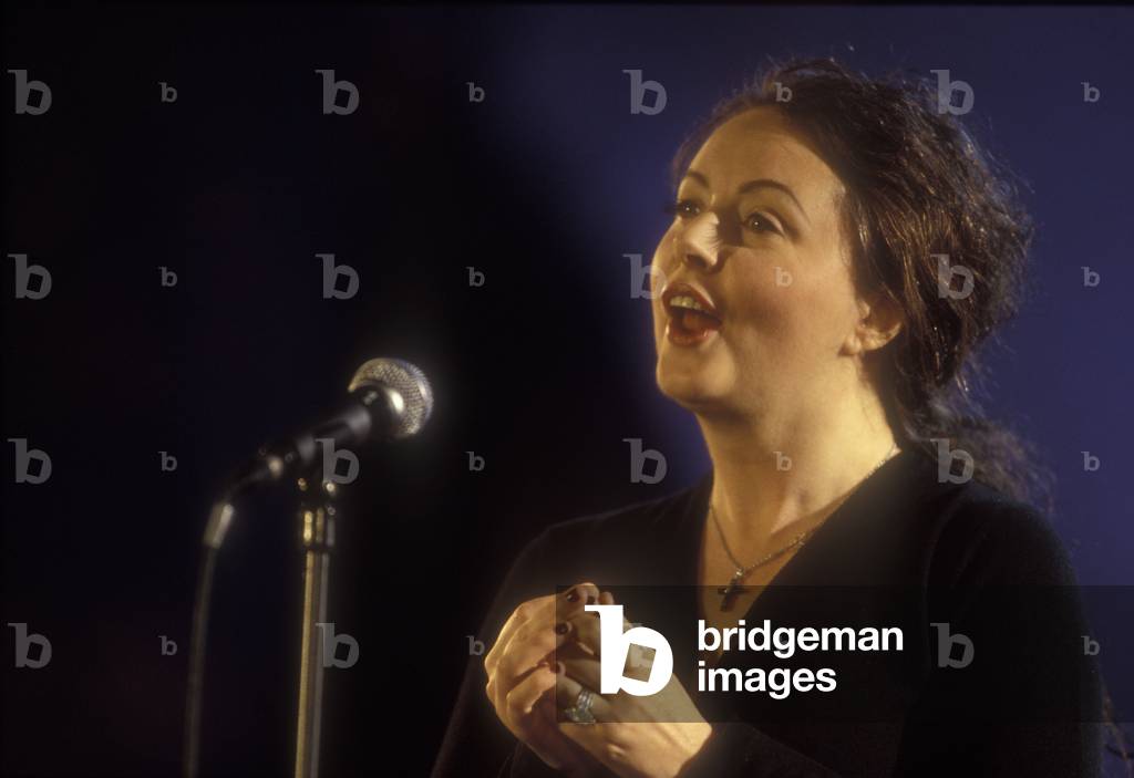 Vatican City, December 1998. British classic-pop soprano Sarah Brightman during the rehearsal of the “” Vatican's Christmas Concert 1998””/Citt del Vaticano, dicembre 1998. La cantante lirica e pop Sarah Brightman durante le prove del “Concerto di Natale in Vaticano 1998”” -
