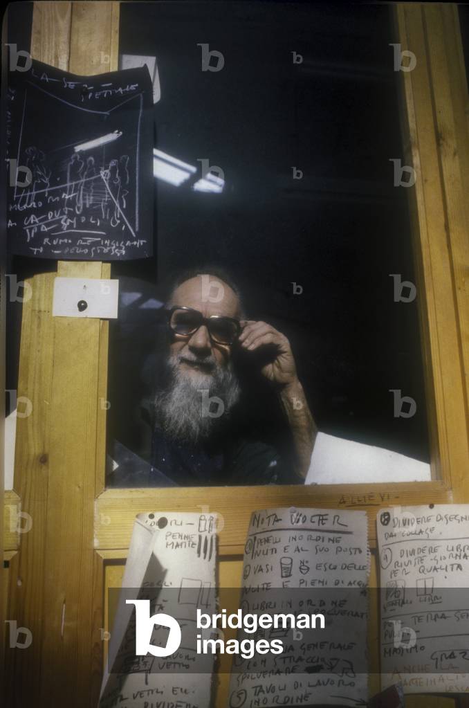 Emilio Vedova in his studio (1981)