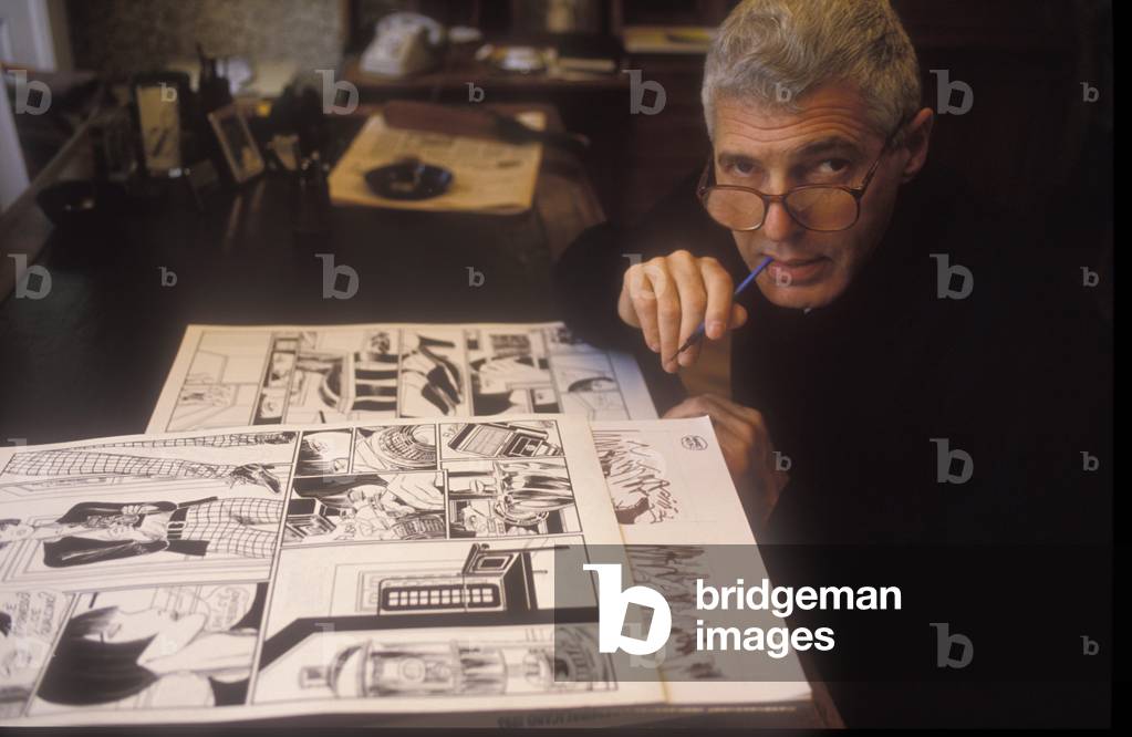 Guido Crepax in his house (1993)