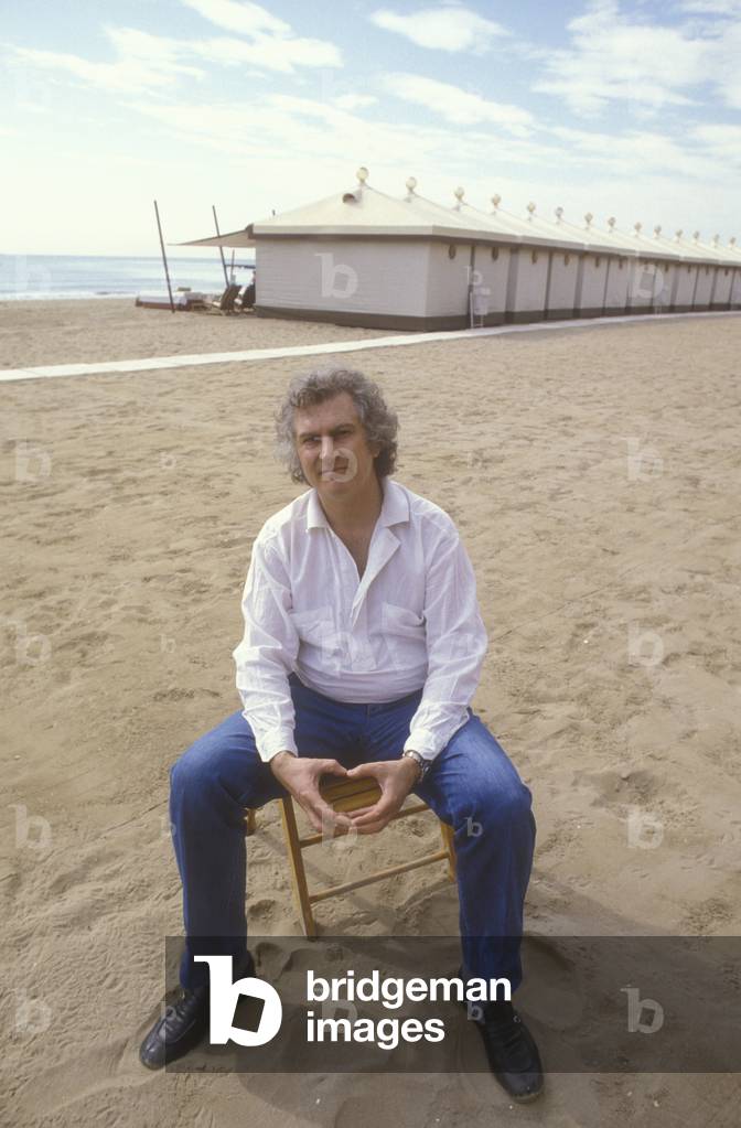 Venice Lido, Venice Film Festival 1985. Argentina director Fernando Solanas, winner of the Grand Jury Prize for the movie “” Tangos, the Exil of Gardel””/Lido di Venezia, film of the Cinema di Venezia 1985. Il regista Argentino Fernando Solanas, vincitore del Gran Premio della Giuria con il film “” Tangos: el exilio de Gardel”” -