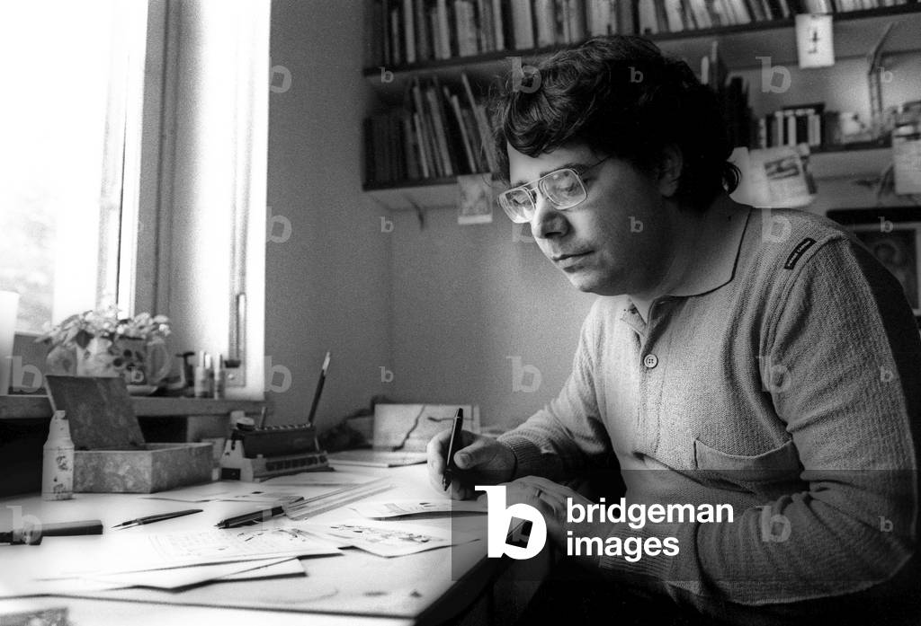 Rome, 1980. Italian cartoonist Guido Clericetti in his studio/Roma, 1980. Il disegnatore Guido Clericetti nel suo studio -