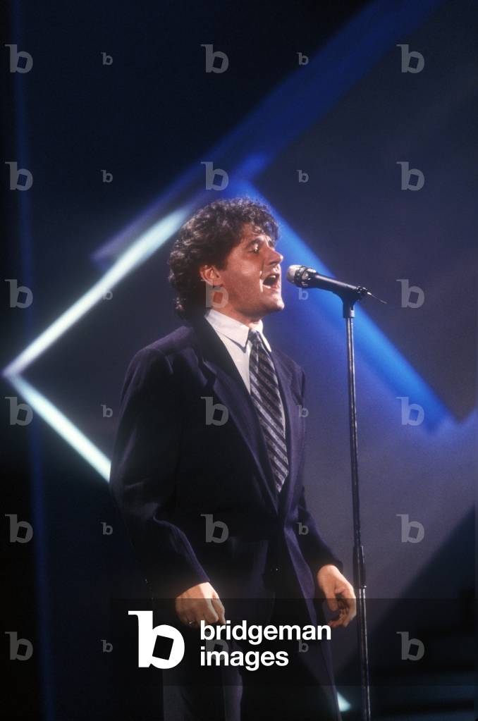 Sanremo Music Festival 1988. Fausto Leali sings 