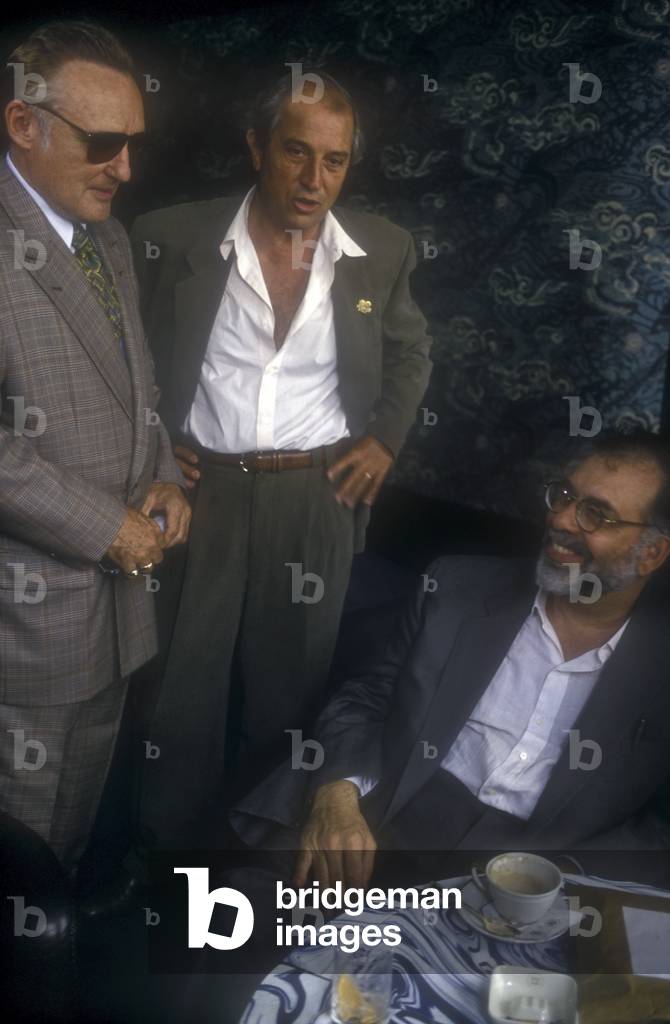 Venice Lido. Venice Film Festival 1992. Actor Dennis Hopper, director of photography Vittorio Storaro and film director Francis Ford Coppola at the bar of the Excelsior Hotel/Lido di Venezia, Venice Film Festival 1992. The attore Dennis Hopper, he told the photo Vittorio Storaro and he registered Francis Ford Coppola at the bar dell'Hotel Excelsior -