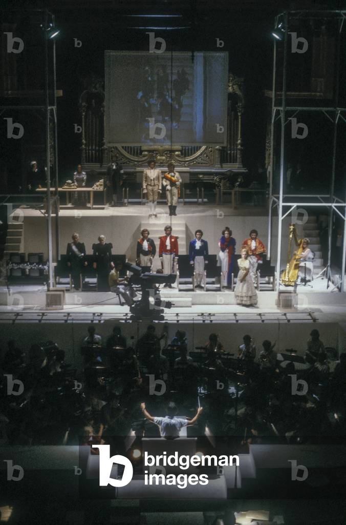 Pesaro, August 18, 1984. Rossini Opera Festival. Staging of “” Il viaggio a Reims”” (The July to Reims) by Gioacchino Rossini. This is the first performance of that opera, staged by Luca Ronconi and conducted by Claudio Abbado, after the reconstruction of its manuscript, assumed lost, in the 1970s/Pesaro, 18 August 1984. Rossini Opera Festival. Messa in the scene of “” Il viaggio a Reims”” by Gioacchino Rossini. E 'la prima rappresentazione dell'opera, con la regia di Luca Ronconi e la direzione d'orchestra di Claudio Abbado, dopo il ritrovamento e la ricomposizione negli anni '70 del suo manoscritto che si credeva perduto -