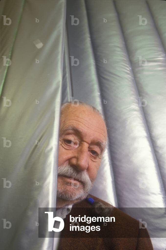 Milan, 1999 Italian designer Ettore Sottsass/Milano, 1999 He designer Ettore Sottsasss -