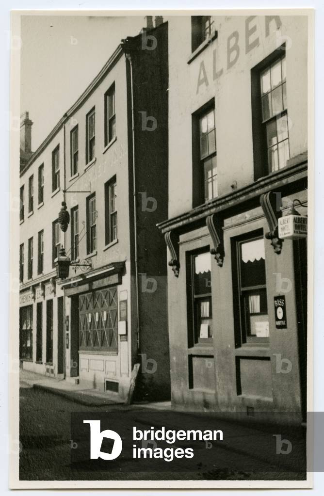 A reverse view of Chapel Row, Douglas, Isle of Man, 1932-34 (b/w photo)