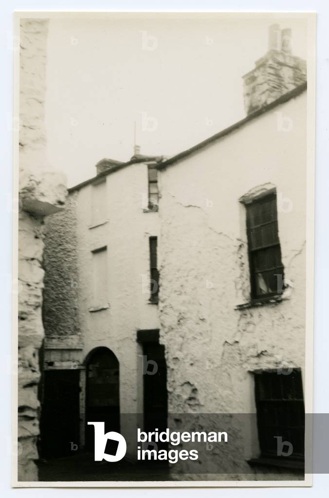 Narrow street corner, Douglas, Isle of Man, March 1934 (b/w photo)
