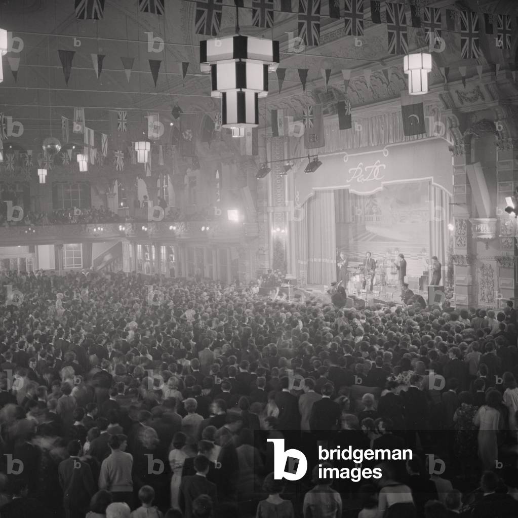 The Searchers at the Palace, July 1964 (b/w photo)